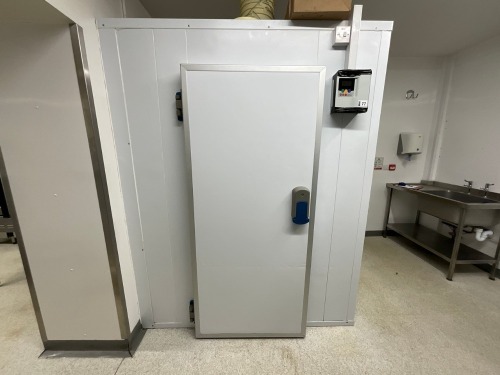 APPROX. 6FT x 6FT WALK IN COLDROOM