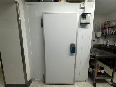 APPROX. 6FT x 6FT WALK IN COLDROOM