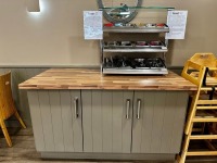 CUTLERY & CONDIMENT STATION