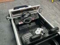 KIDS LAND ROVER DEFENDER BATTERY OPERATED 4WD 2 SEAT RIDE-ON 4X4, PARENT CONTROL & CHARGER  - 9