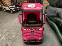 MERCEDES-BENZ ACTROS 'PINK CHAMPION' BATTERY OPERATED RIDE-ON TRUCK, PARENT REMOTE & CHARGER - 2