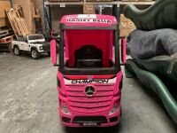MERCEDES-BENZ ACTROS 'PINK CHAMPION' BATTERY OPERATED RIDE-ON TRUCK, PARENT REMOTE & CHARGER - 3