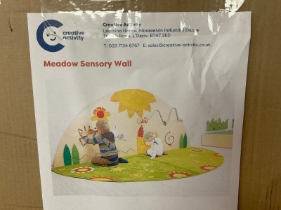 BAMBINO MEADOW SENSORY WALL & DYWAN WELTOM WELIRO MAT 140x140cm