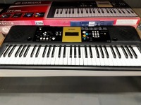 YAMAHA YPT-220 DIGITAL KEYBOARD & STAND - 2
