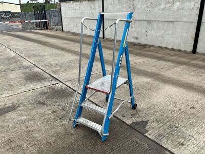 8 TREAD FIBRE GLASS STEP LADDER