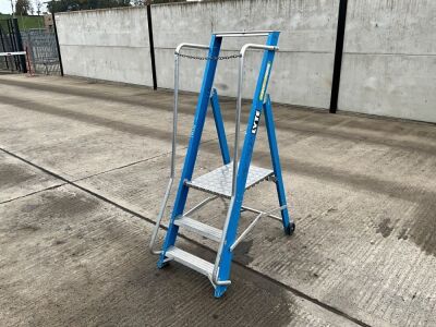 8 TREAD FIBRE GLASS STEP LADDER