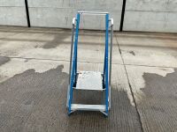 2 TREAD FIBRE GLASS STEP LADDER - 2
