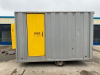 GROUNDHOG APPROX. 12FT X 7FT6" SINGLE AXLE TOWABLE WELFARE UNIT - 4