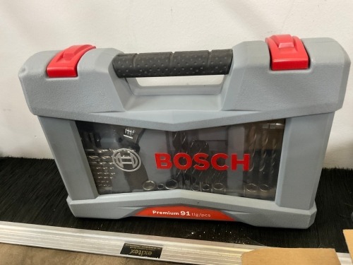 UNUSED BOSCH 91 PIECE DRILL BIT SET