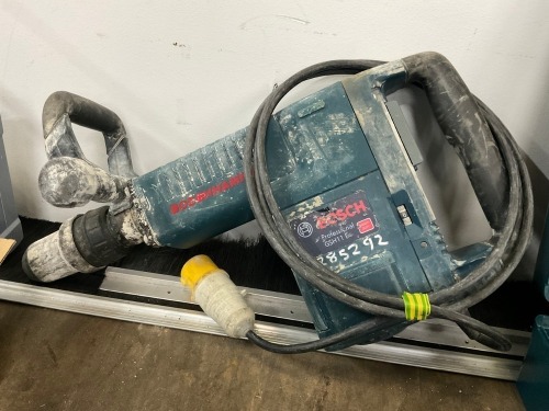 BOSCH GSH11 110v CHIPPING HAMMER