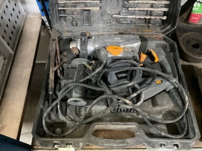 TITAN 240v CHIPPING HAMMER & CASE