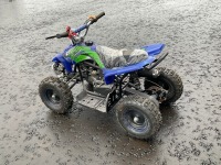 UNUSED 50cc 2 STROKE PETROL CHILDS QUAD & HELMET (BLUE) - 5