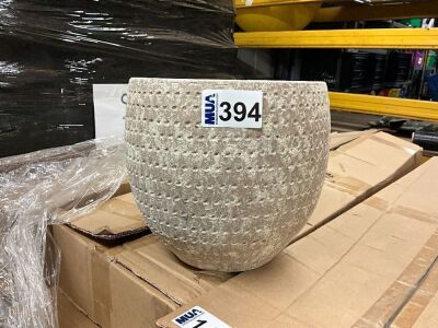 UNUSED PLANT POT
