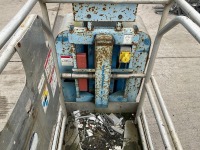 GENIE GR12 BATTERY OPERATED PERSONNEL LIFT - 9