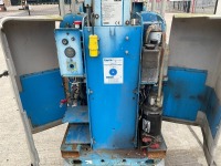 GENIE GR12 BATTERY OPERATED PERSONNEL LIFT - 11
