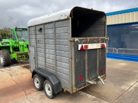 APPROX. 9FT 7" X 5FT 4" TWIN AXLE HORSEBOX - 4