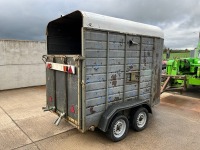 APPROX. 9FT 7" X 5FT 4" TWIN AXLE HORSEBOX - 6