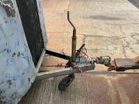 APPROX. 9FT 7" X 5FT 4" TWIN AXLE HORSEBOX - 8