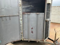 APPROX. 9FT 7" X 5FT 4" TWIN AXLE HORSEBOX - 11