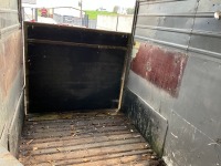 APPROX. 9FT 7" X 5FT 4" TWIN AXLE HORSEBOX - 15