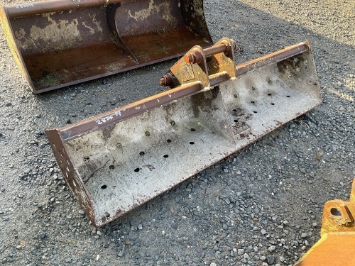 APPROX. 6ft SHUGH BUCKET TO SUIT 4-6 TON MACHINE