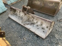 APPROX. 6ft SHUGH BUCKET TO SUIT 4-6 TON MACHINE - 5