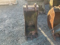 APPROX. 16” TOOTHED DIGGING BUCKET TO SUIT 4-6 TON MACHINE - 2