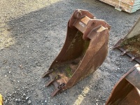 APPROX. 16” TOOTHED DIGGING BUCKET TO SUIT 4-6 TON MACHINE - 3