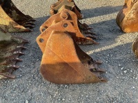 APPROX. 16” TOOTHED DIGGING BUCKET TO SUIT 4-6 TON MACHINE - 4