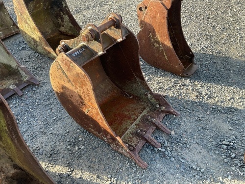 APPROX. 2ft TOOTHED DIGGING BUCKET TO SUIT 4-6 TON MACHINE