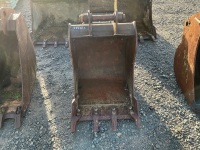 APPROX. 2ft TOOTHED DIGGING BUCKET TO SUIT 4-6 TON MACHINE - 2