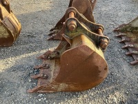 APPROX. 2ft TOOTHED DIGGING BUCKET TO SUIT 4-6 TON MACHINE - 8
