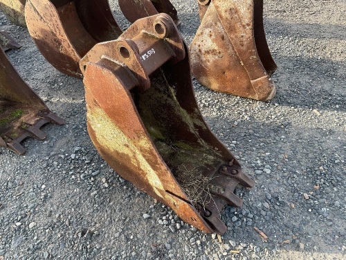 APPROX. 18” TOOTHED DIGGING BUCKET TO SUIT 4-6 TON MACHINE