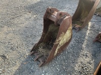APPROX. 18” TOOTHED DIGGING BUCKET TO SUIT 4-6 TON MACHINE - 7