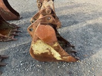APPROX. 18” TOOTHED DIGGING BUCKET TO SUIT 4-6 TON MACHINE - 8