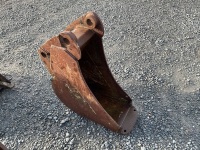 APPROX. 10” TOOTHLESS DIGGING BUCKET TO SUIT 4-6 TON MACHINE