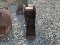 APPROX. 10” TOOTHLESS DIGGING BUCKET TO SUIT 4-6 TON MACHINE - 2
