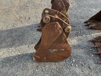 APPROX. 10” TOOTHLESS DIGGING BUCKET TO SUIT 4-6 TON MACHINE - 8