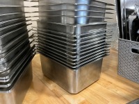 APPROX. 33No. ASSORTED STAINLESS STEEL GASTRONORM PANS & SELECTION OF LIDS - 7