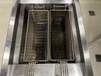 FASTFRI TWIN BASKET FRESTANDING FRYER (LPG) - 3