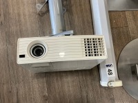 HITACHI CP-DX300 PROJECTOR & ELITE SCREENS PULL DOWN MANUAL PULL DOWN PROJECTOR SCREEN W2170mm - 2