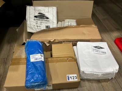 QUANTITY OF UNUSED CATERING DISPOSABLES INC. PAPERBAGS, WHITE HI-TENSILE VEST CARRIERS & STRONGHOLD BLUE PIPING BAGS