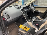 VOLVO XC60 2.4D R-DESIGN SE - 11