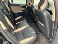 VOLVO XC60 2.4D R-DESIGN SE - 20