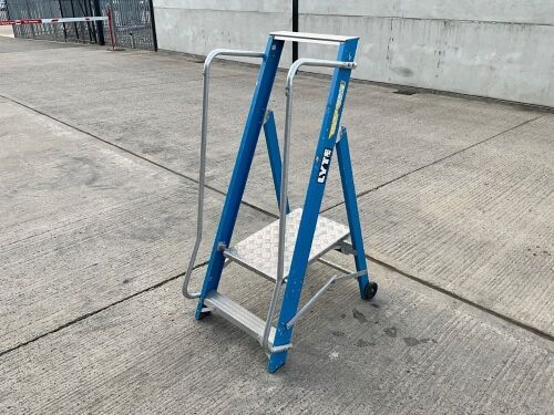 2 TREAD FIBRE GLASS STEP LADDER