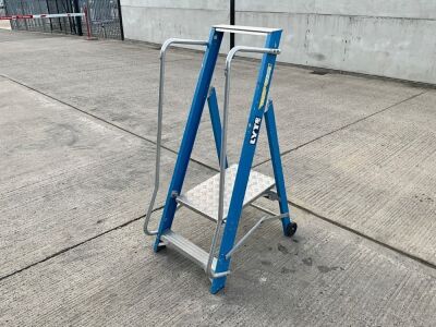 2 TREAD FIBRE GLASS STEP LADDER
