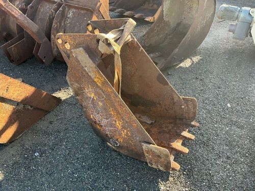 APPROX. 21" TOOTHED DIGGING BUCKET TO SUIT 6-8 TON EXCAVATOR 