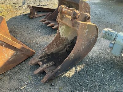APPROX. 21" TOOTHED DIGGING BUCKET TO SUIT 6-8 TON EXCAVATOR
