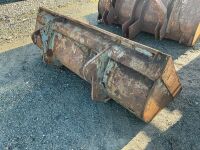 APPROX. 6 FT BUCKET TO SUIT FARM HANDLER - 4