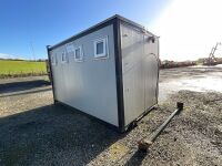 APPROX. 12ft x 10ft STEEL CLAD 4 CUBICLE SHOWER BLOCK - 7